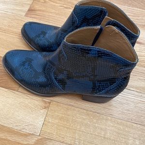 Lucky brand size 9boots